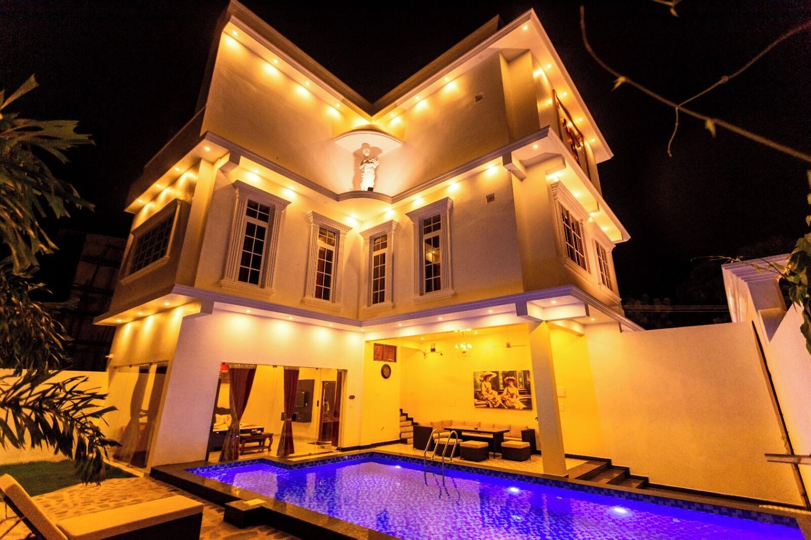 5 outdoor pools