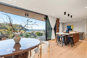 Dining - Casa Celeste, Grand Architectural Residence (Wollongong)
