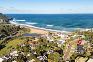 Beach nearby - Casa Celeste, Grand Architectural Residence (Wollongong)
