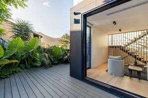 Terrace/patio - Casa Celeste, Grand Architectural Residence (Wollongong)