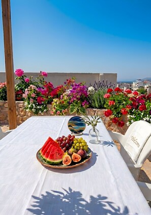 Outdoor dining - Villa Murataj | Exclusive
Private Retreat (Ksamil)