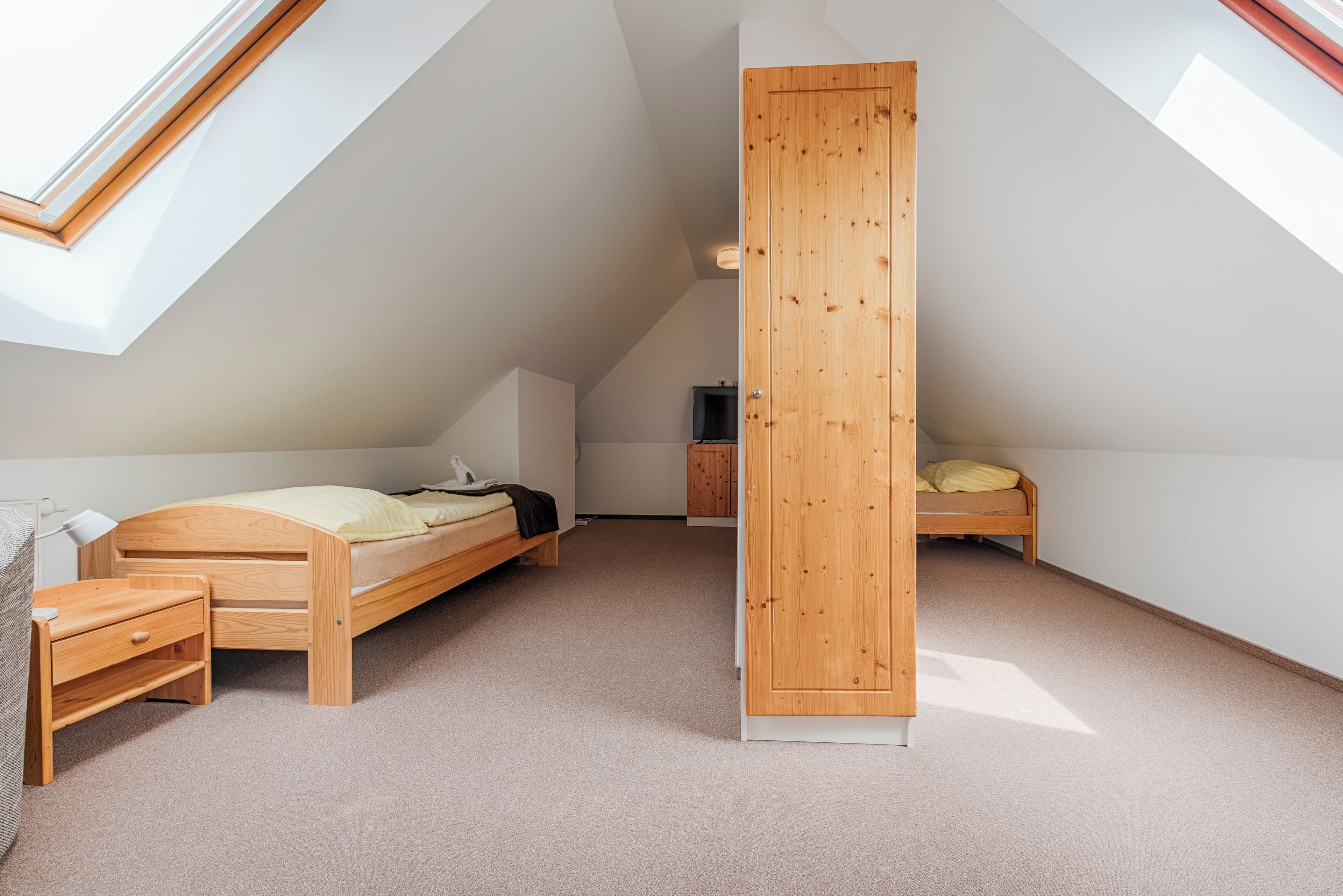 Suite, Kitchen, City View | Soundproofing, free WiFi