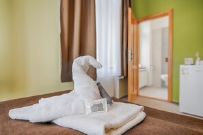 Triple Room, City View | Soundproofing, free WiFi