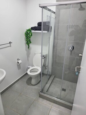 Bathroom - Stylish 2BR in Salt Rock - Sheffield Hills (Ballito)