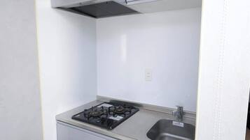 Fridge, microwave, stovetop, electric kettle