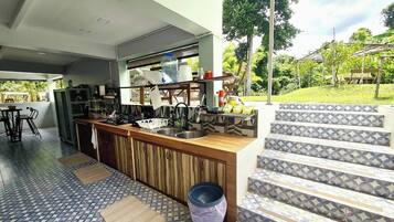 Villa, 6 Bedrooms, Private Pool | Outdoor dining