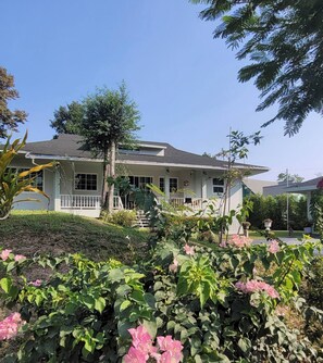 Vila, 6 quartos, piscina particular | Fachada