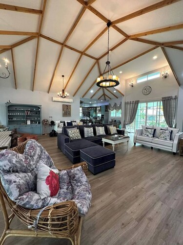Khaoyai 6 Bedrooms Pool Villa