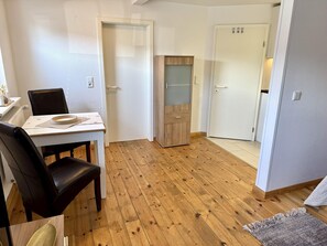 Interior - Piccolo - Affordable app. for 2 persons, WLAN, parking lot and TV, pets (Sylt)