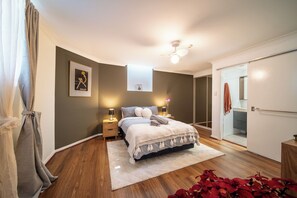 1 habitación, tabla de planchar con plancha, internet y ropa de cama 