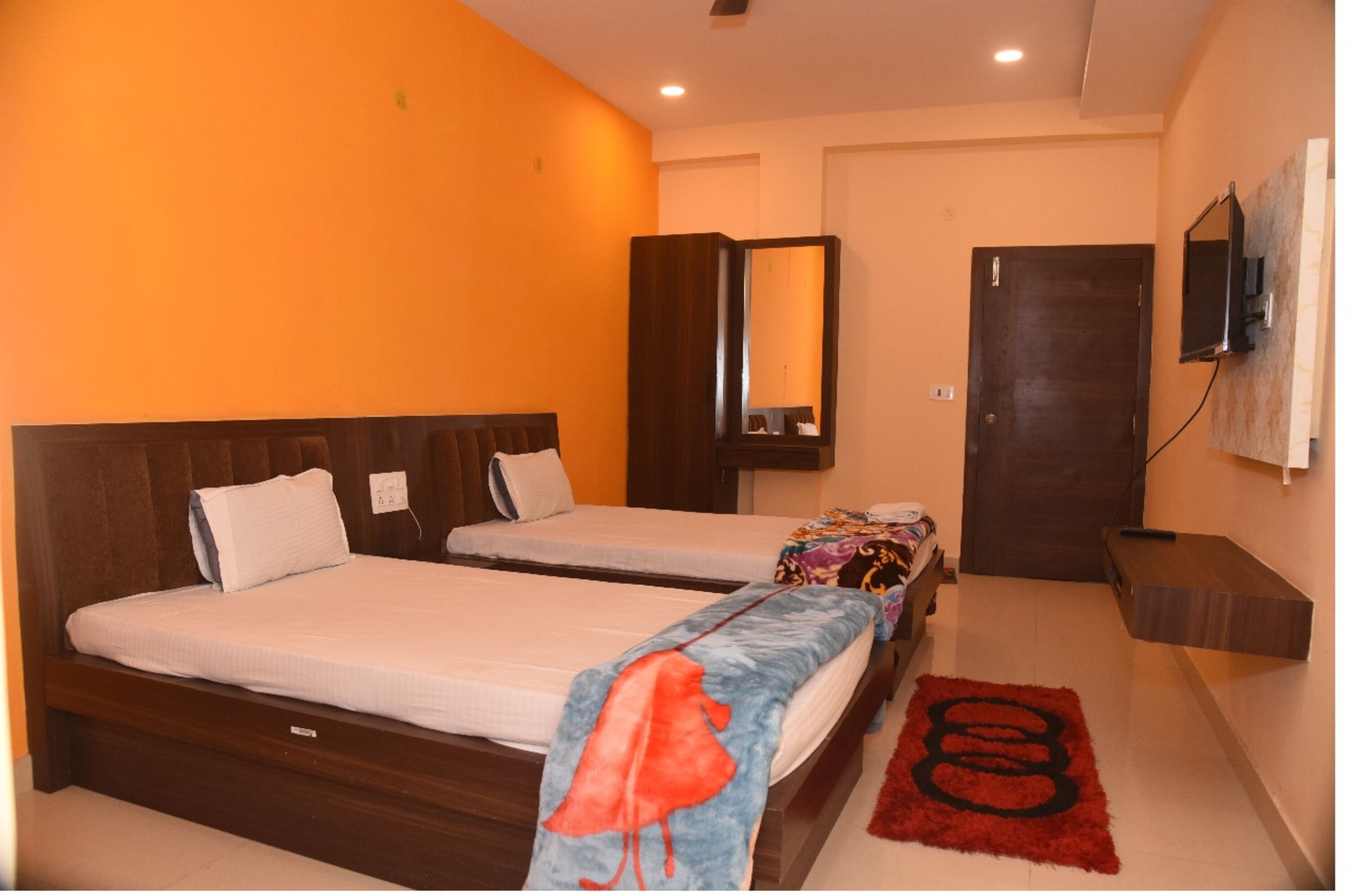 Double Room, Balcony | Desk, free WiFi