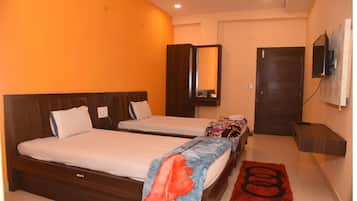Double Room, Balcony | Desk, free WiFi