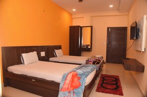 Double Room, Balcony | Desk, free WiFi