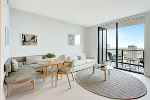 Smart TV - Bright & Cozy 1 Bedroom Miami Getaway with Balcony (Miami)