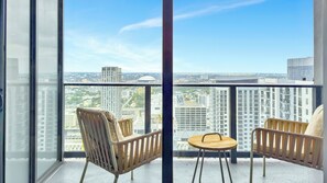 Property grounds - Bright & Cozy 1 Bedroom Miami Getaway with Balcony (Miami)