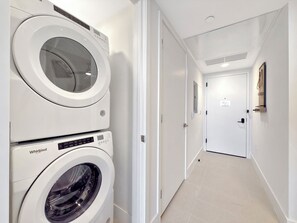 Interior - Bright & Cozy 1 Bedroom Miami Getaway with Balcony (Miami)