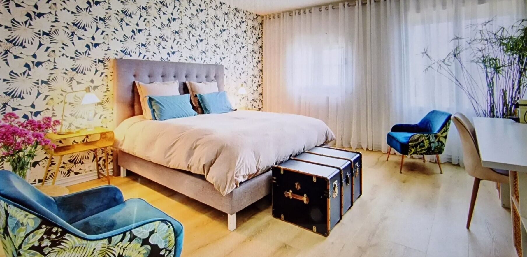 Iron/ironing board, WiFi, bed sheets