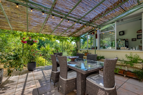 Outdoor dining
