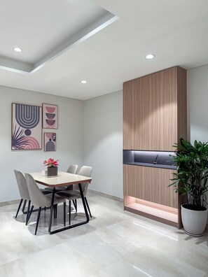 Basic Apartment, Balcony, City View | Dining - The Horizon Premium Apartments (Ho Chi Minh City)