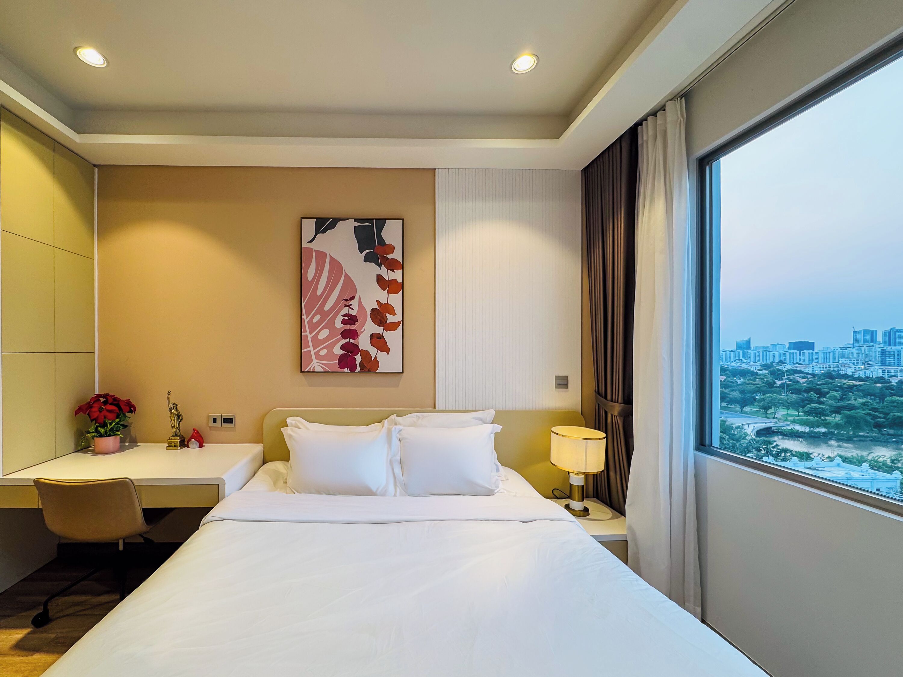 Basic Apartment, Balcony, City View