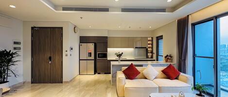 Basic Apartment, Balcony, City View | Interior