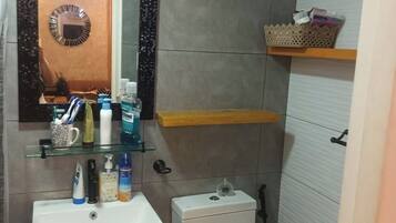 Family Condo | Bathroom