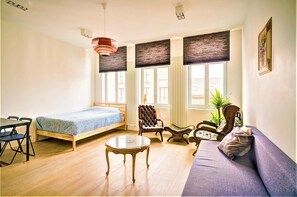 Living area - Spacious apartment with terrace, view (Antwerp)