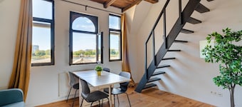 Two-bedroom apartment by the river