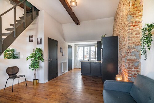 Wohnung mit zwei Schlafzimmern am Fluss