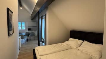 Superior-Apartment, Balkon | Babybetten, kostenloses WLAN, Bettwäsche, Rollstuhlgeeignet