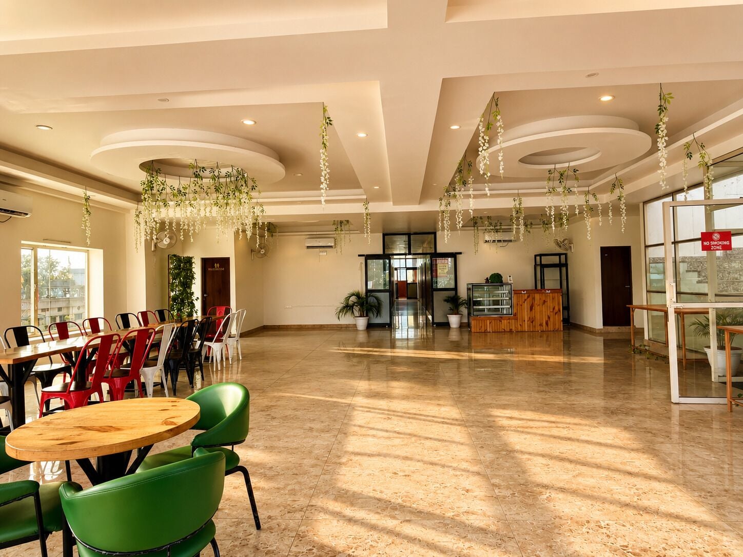 Deluxe Room | Dining