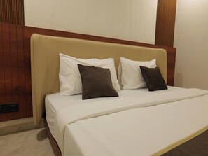 Deluxe Room, City View | Free WiFi - Hotel Aqua Rajkot (Rajkot)