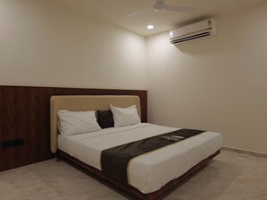 Deluxe Room, City View | Free WiFi - Hotel Aqua Rajkot (Rajkot)