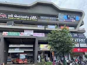Fachada de la propiedad