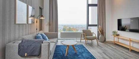 Standard Apartment, City View | Living area