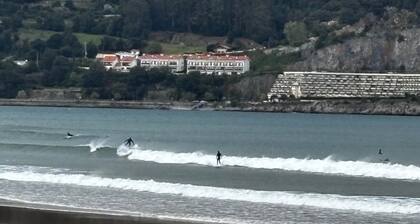 In Laredo, apt. with terrace 5 minutes walking distance to the beach