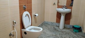 Superior Double Room, City View | Bathroom