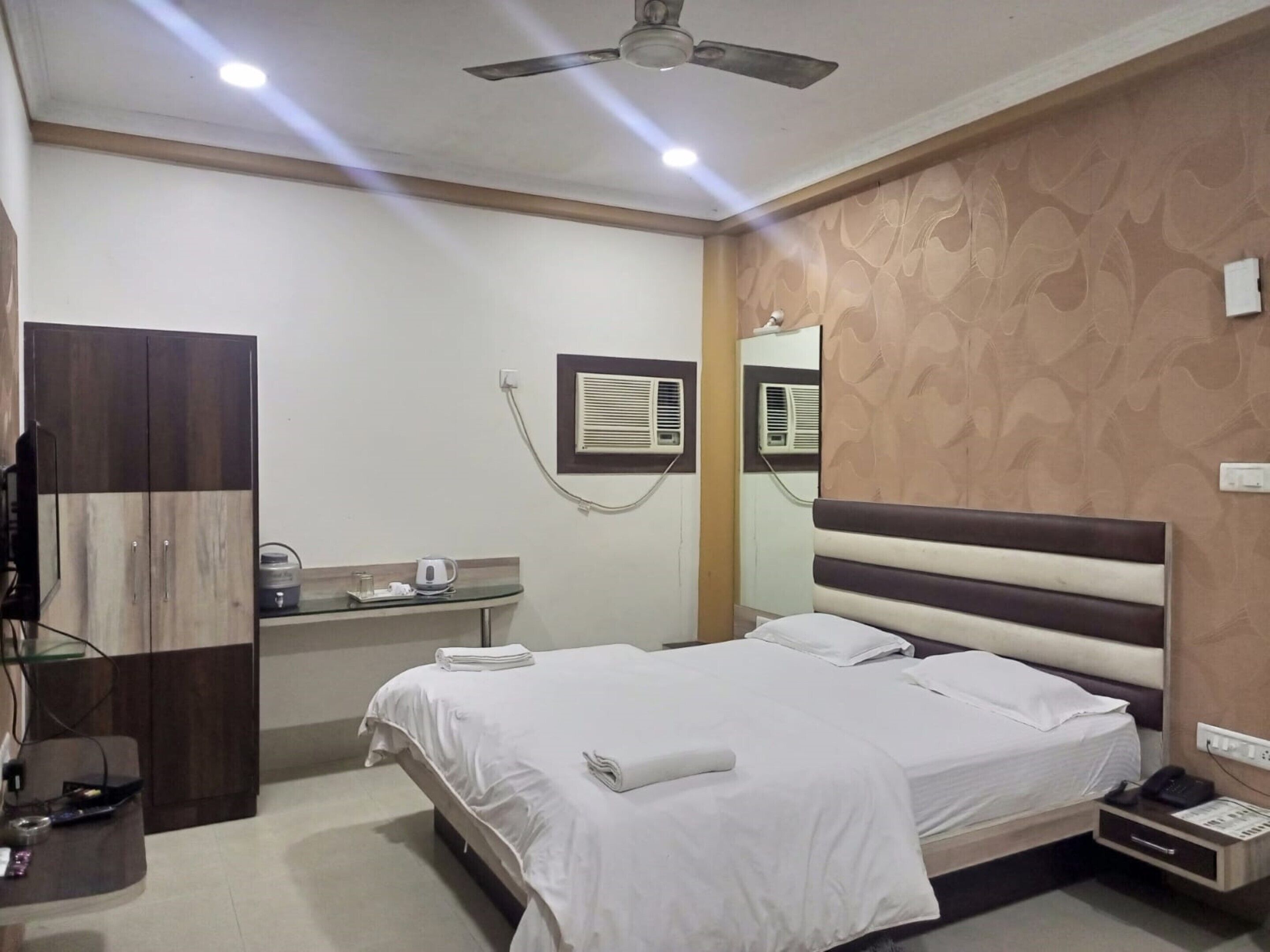 Standard Double Room, City View | Desk, free WiFi