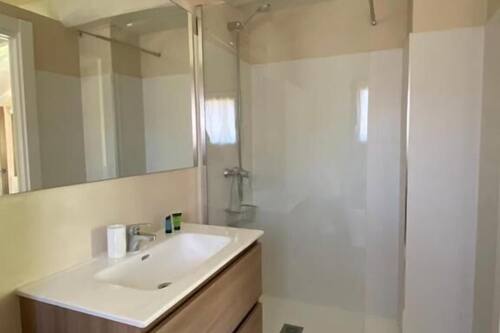 Studio, Balcony, Mountain View | Bathroom | Shower, free toiletries, hair dryer, towels
