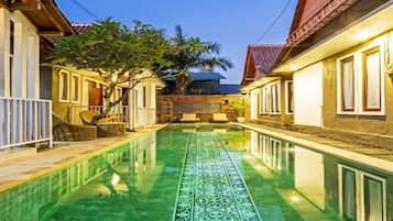 Deluxe Room | Pool | Outdoor pool