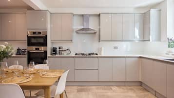 Apartment, Patio | Private kitchen