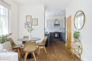Departamento, patio | Restaurantes