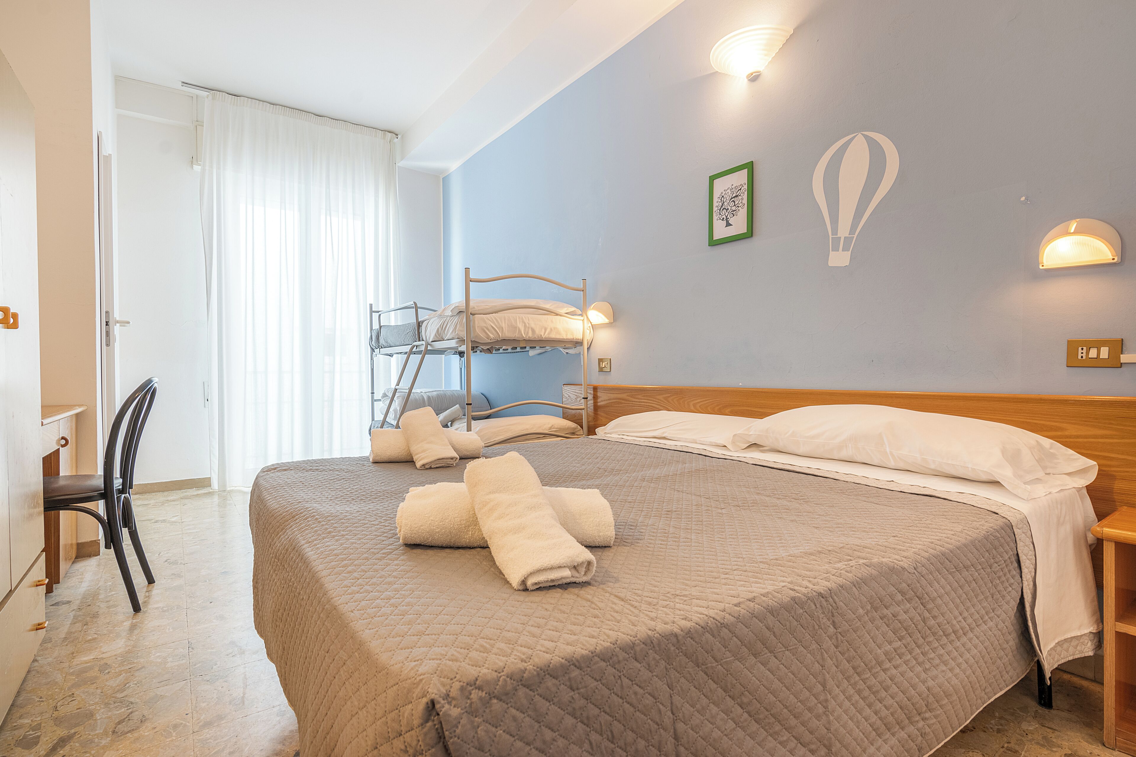 In-room safe, free WiFi