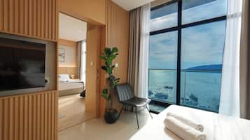 Desk, blackout drapes, iron/ironing board, free WiFi