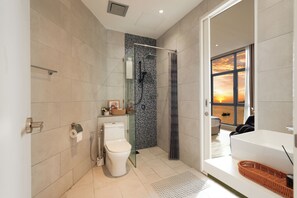 Bathroom - The Voyagers Home Borneo Kota Kinabalu (Kota Kinabalu)