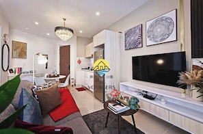 Premium Suite, 2 Bedrooms, Private Bathroom, Sea View | Living area