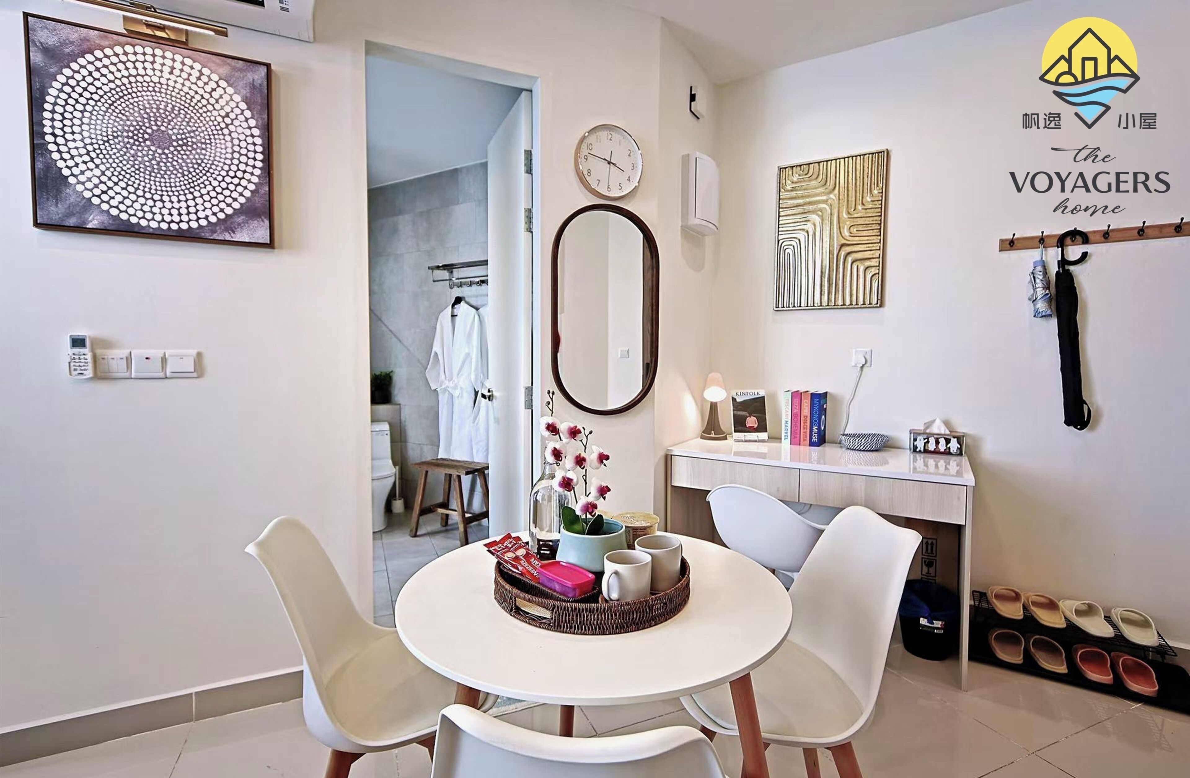Premium Suite, 2 Bedrooms, Private Bathroom, Sea View | Dining