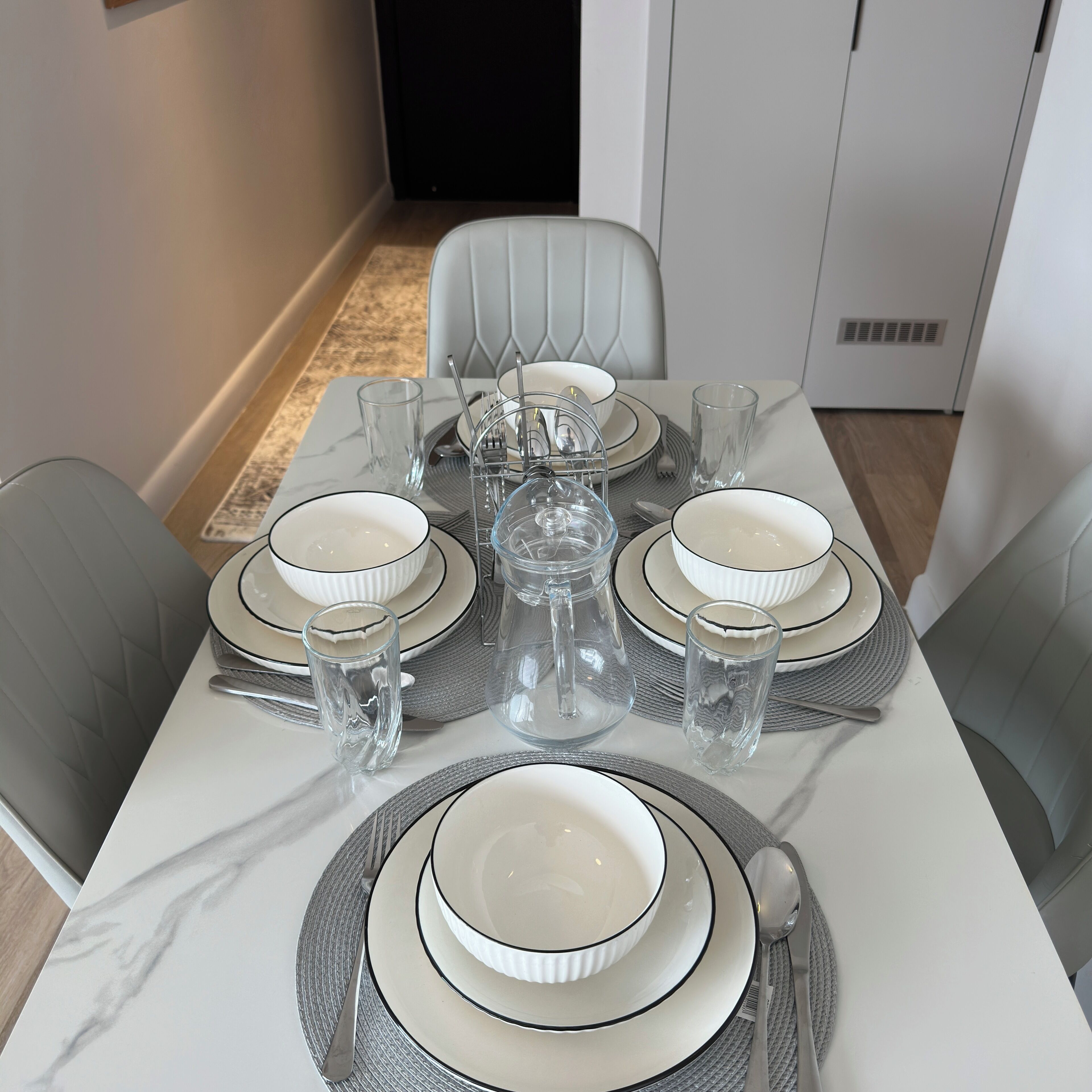 Business Apartment | Tempat makan