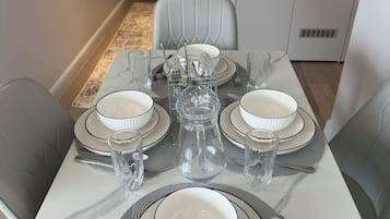 Business Apartment | Tempat makan