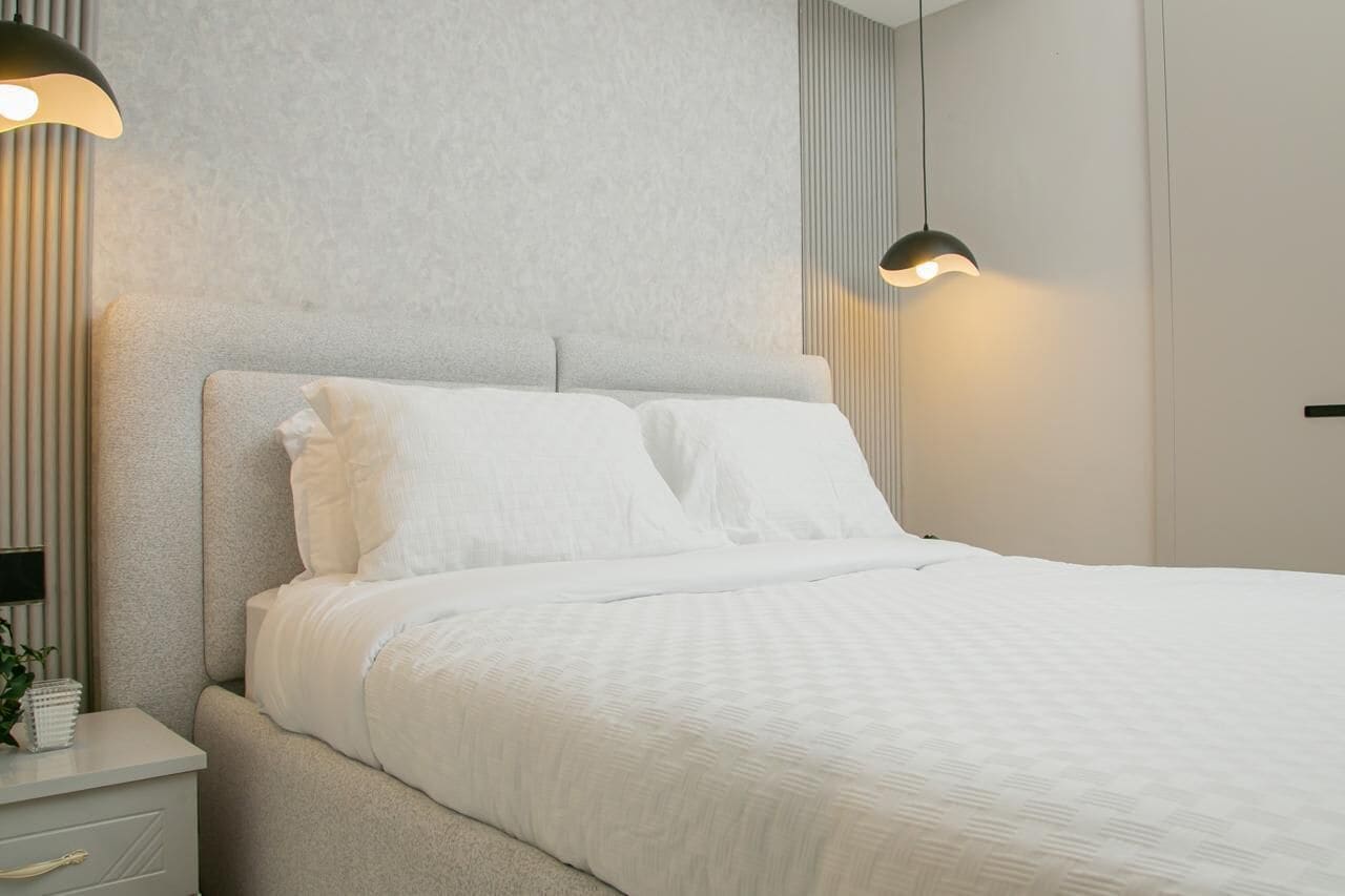 Cortinas blackout, tabla de planchar con plancha y wifi gratis 